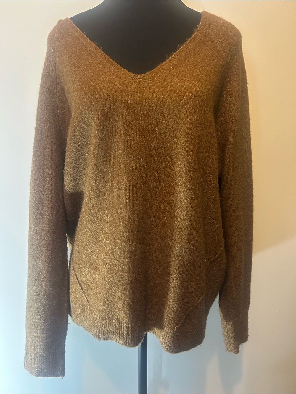 Vince Camuto V-Neck Sweater in Camel Brown